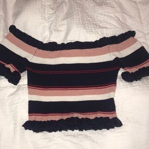 Laura’s Boutique Off The Shoulder Top 💞